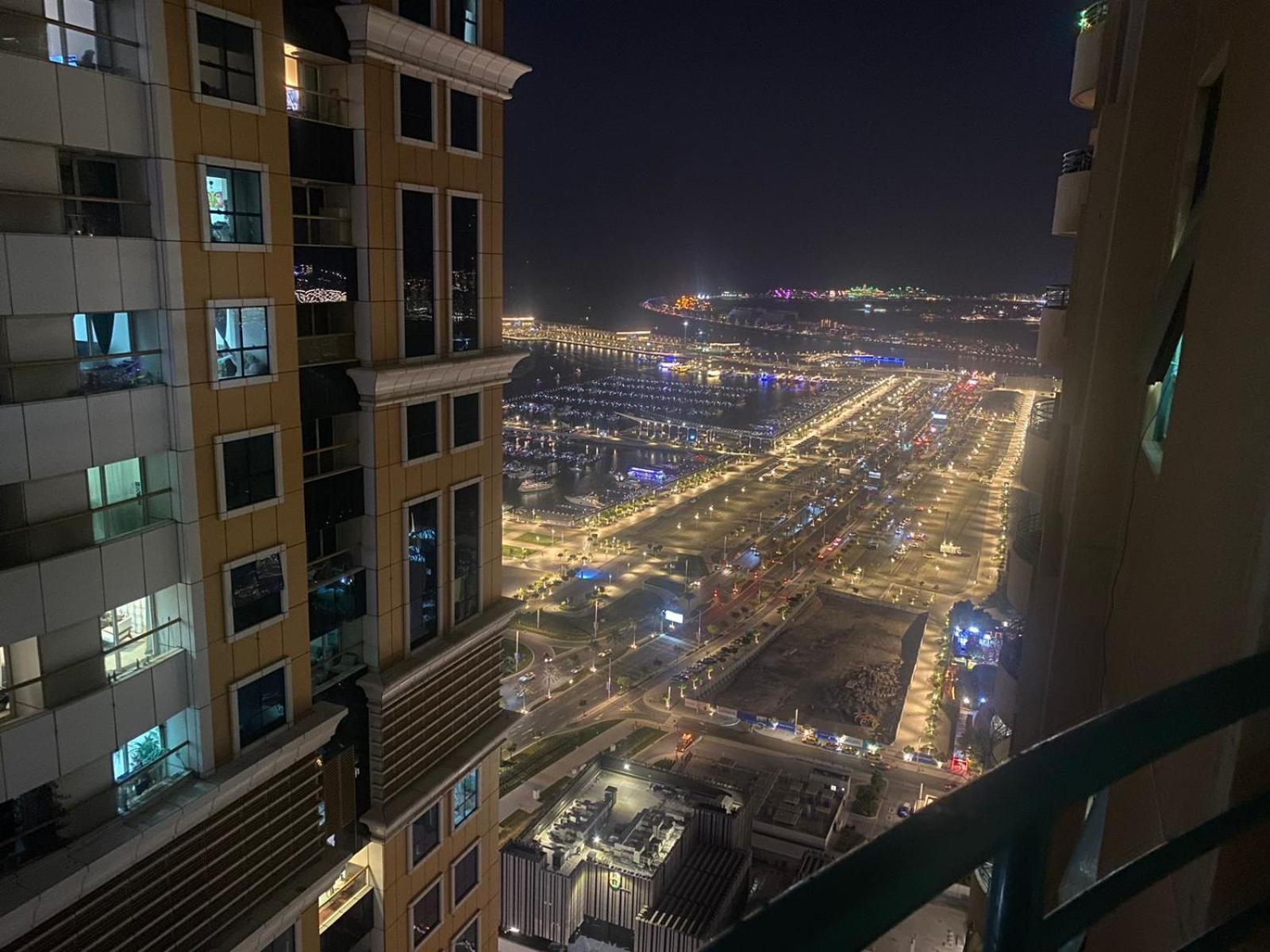 Budget Rooms With Private Bathroom For 'Girls' Only In Dubai, Marina מראה חיצוני תמונה
